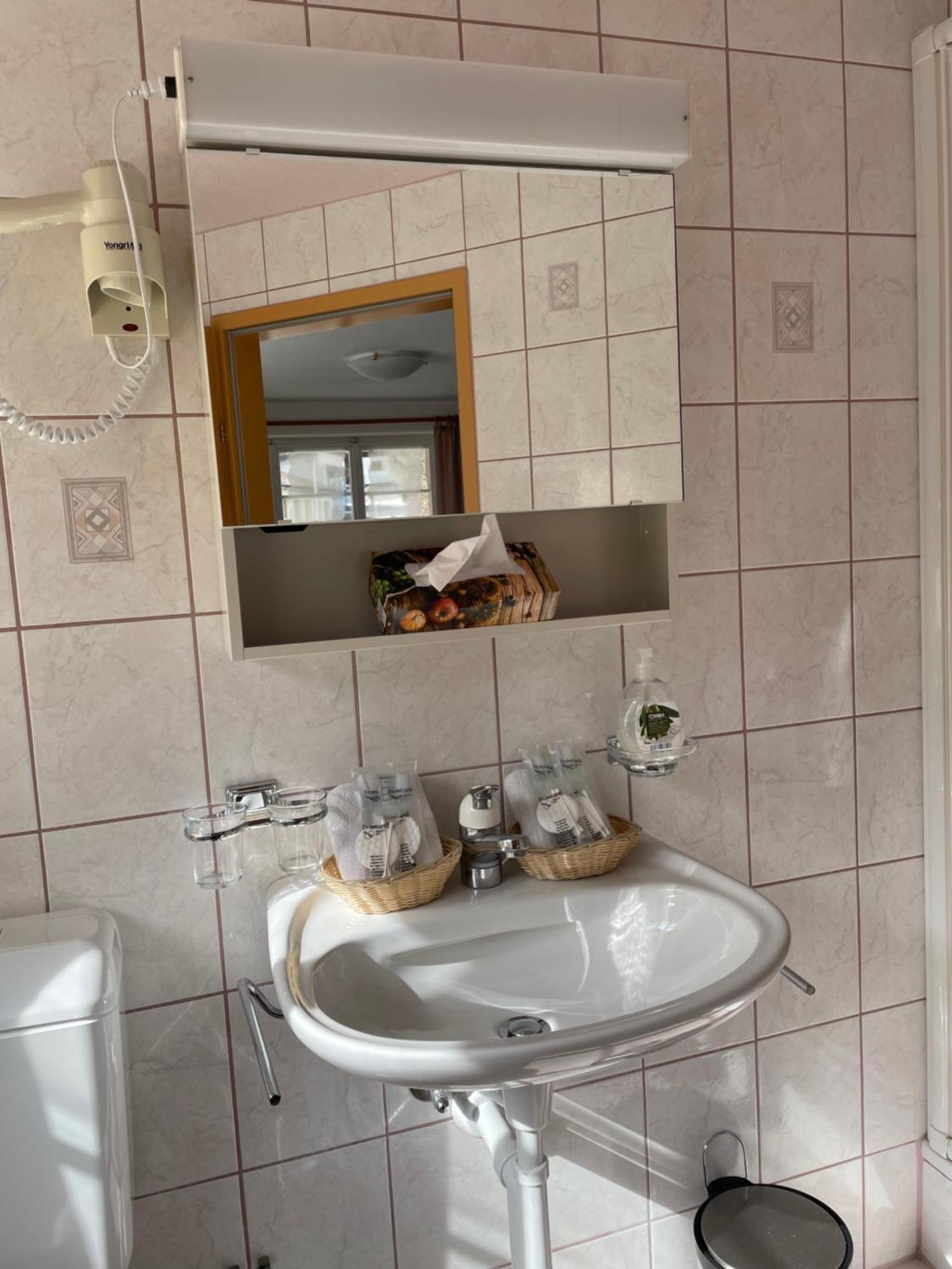 Hotel Restaurant Edelweiss Muhlen Bagian luar foto